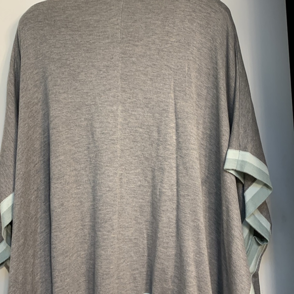 NWT Chico’s Ruana - Picture 6 of 8